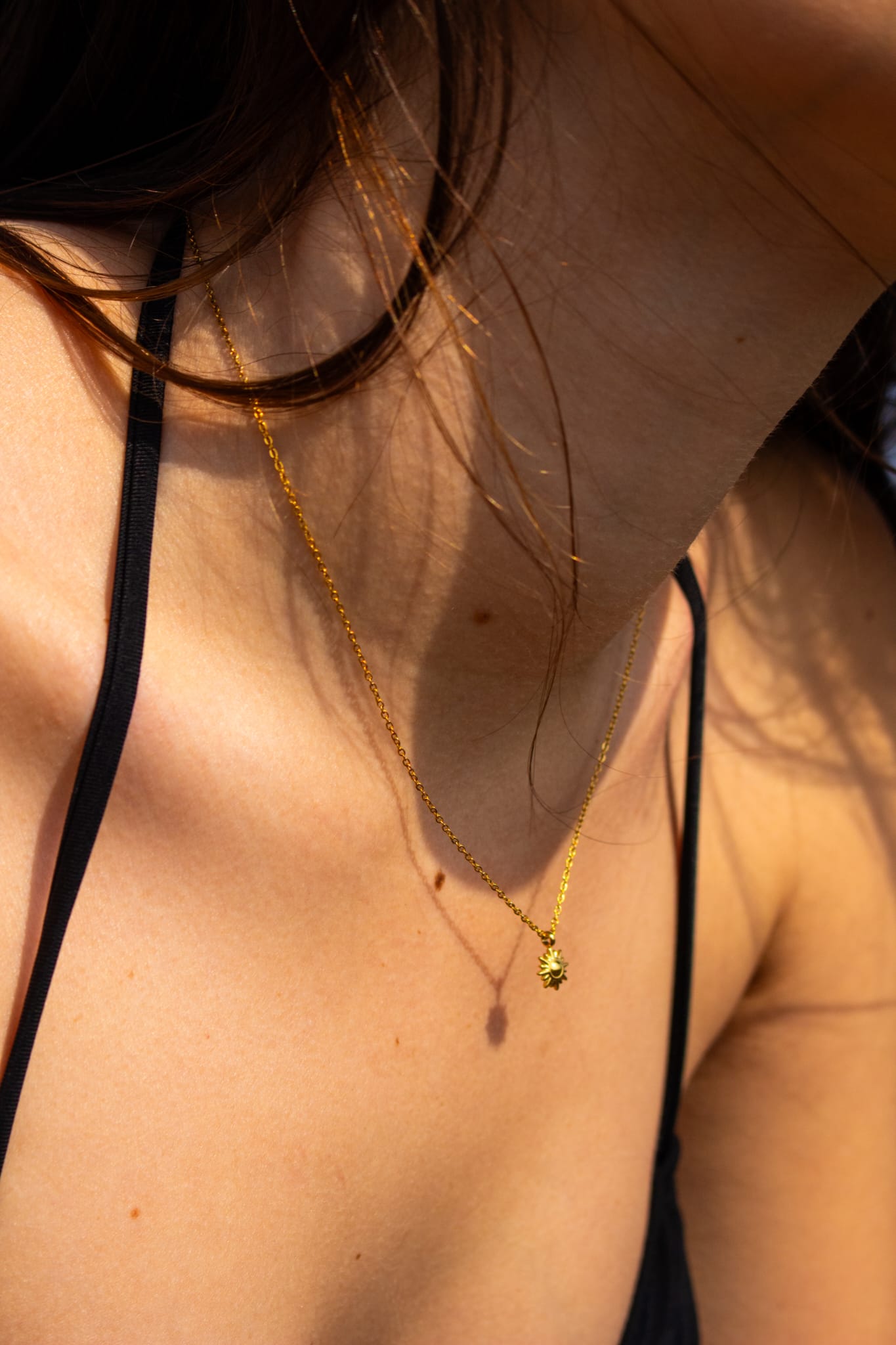 Sol Nascente | Colar com corrente chapada em ouro 14k