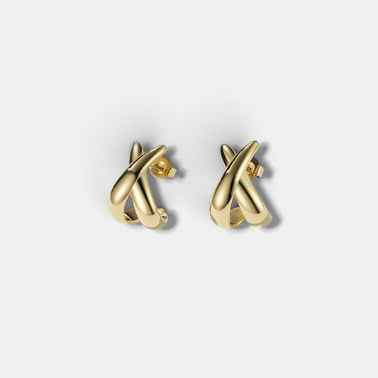 Brincos Verve em tom dourado polido com design cruzado em forma de X, elegantes e minimalistas para uso diário.